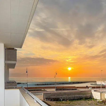 House On The Near Seafood And Wine Restaurant Apartman Fiumicino