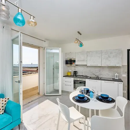 House On The Near Seafood And Wine Restaurant Fiumicino